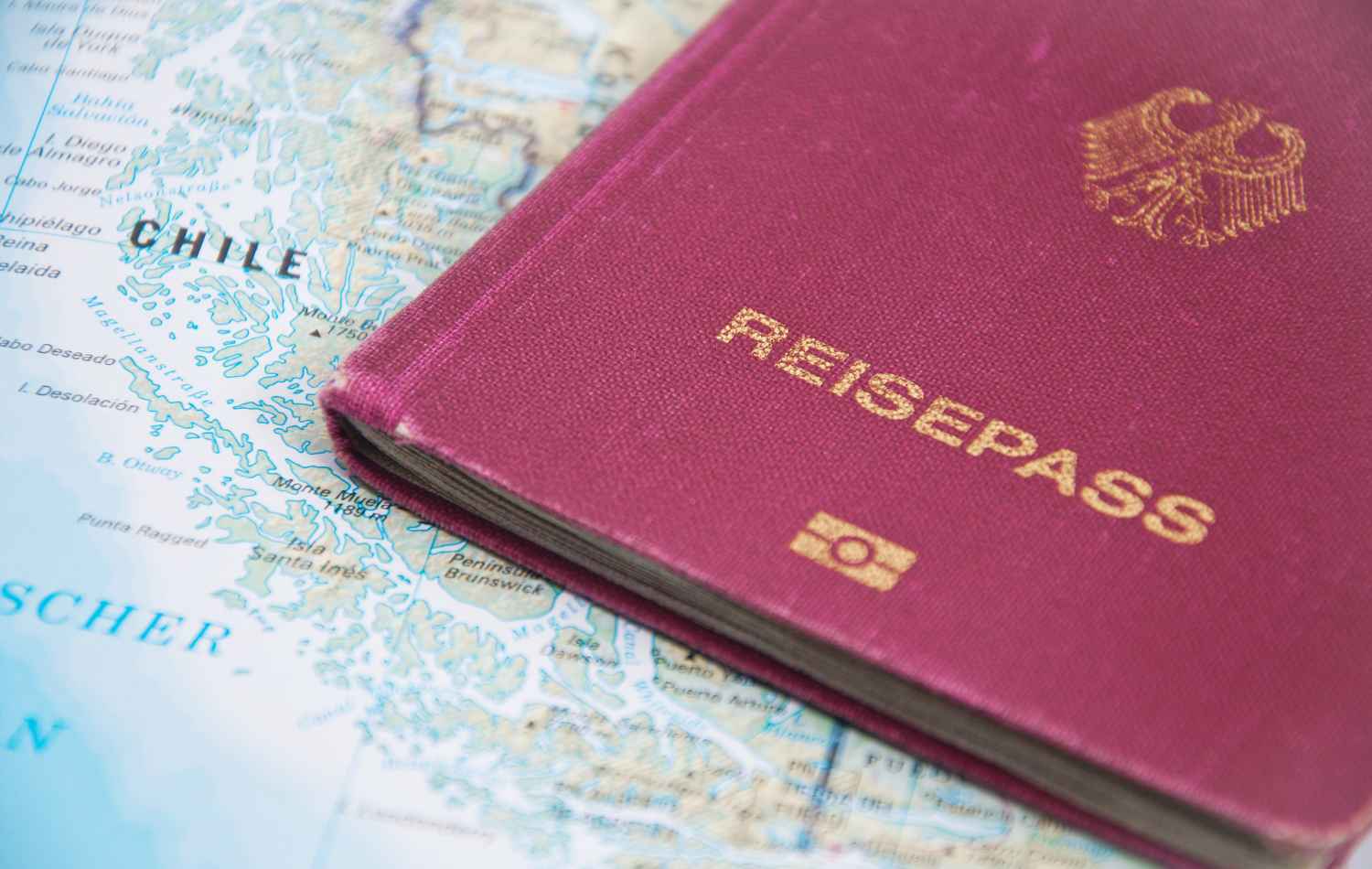 פותחים את העולם: המדריך המלא שלך לקבלת דרכון גרמני